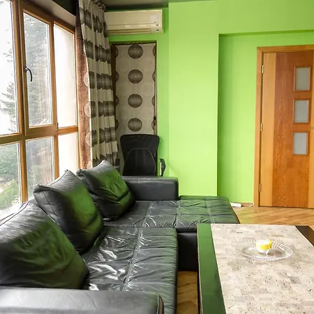 Apartamento Surrounded By Nature In 1-bdr Flat With Balcony